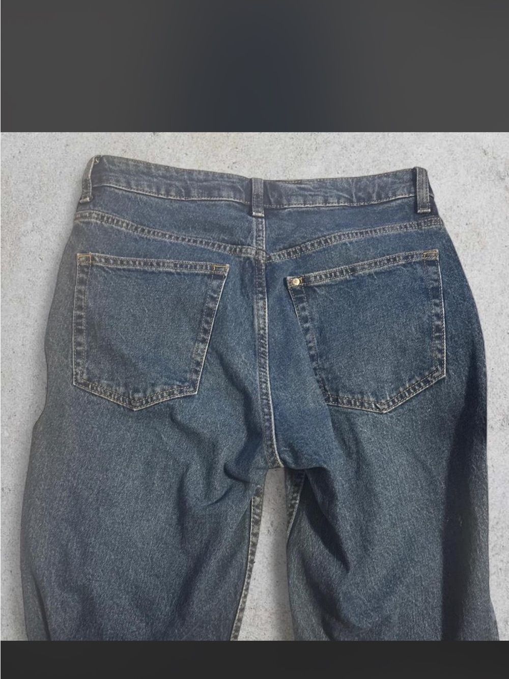 Old Navy Women's Straight Leg Jeans in Dark Blue Wash - Picture 3 of 4